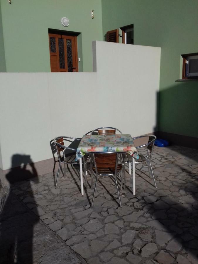 Anita Studio 3 *